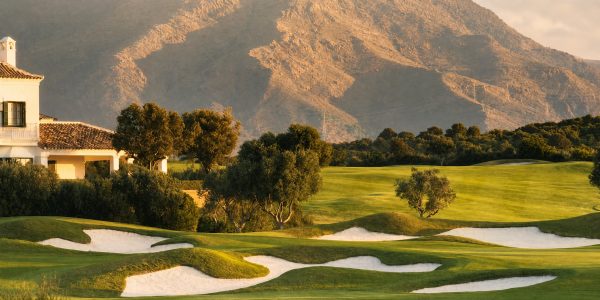 Golf course and mountains in San Roque